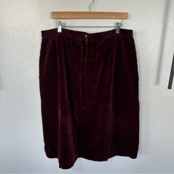 Chaus Vintage Burgundy A-Line Velvet Skirt, Size 34 - Picture 7 of 10